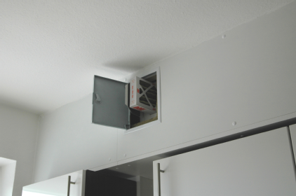 Die Wartungsklappen ermÃ¶glichen eine schnelle und unkomplizierte Filterreinigung oder Filtertausch.